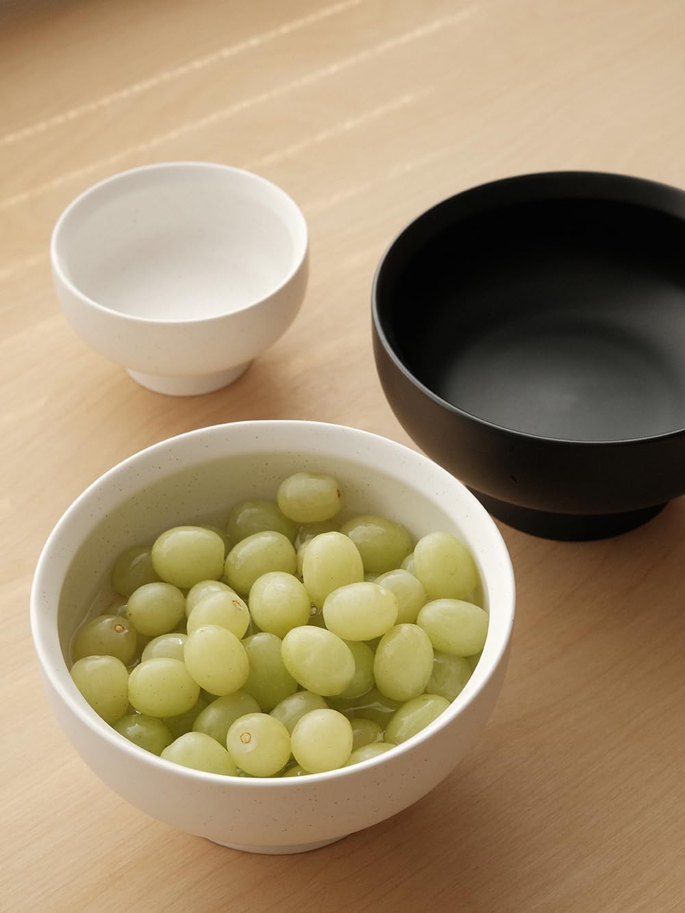 WENSHUO High-foot Deep Fruit Bowl  Ceramic Pedestal Decorative Bowl  Round Bowl for Salad  Small Size  (Matte Black  5.5")